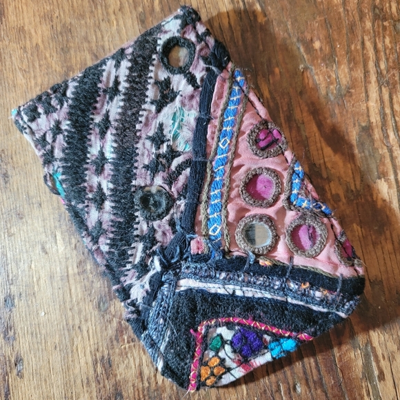 🌎👽 Free People Boho Embroidered Repurposed vtg banjara hippie Wallet card case - Picture 11 of 14